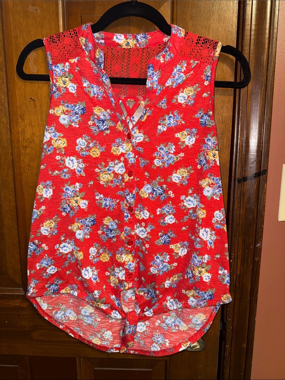 No Boundaries Red Floral Lace-Yoke Tie-Hem Camisole